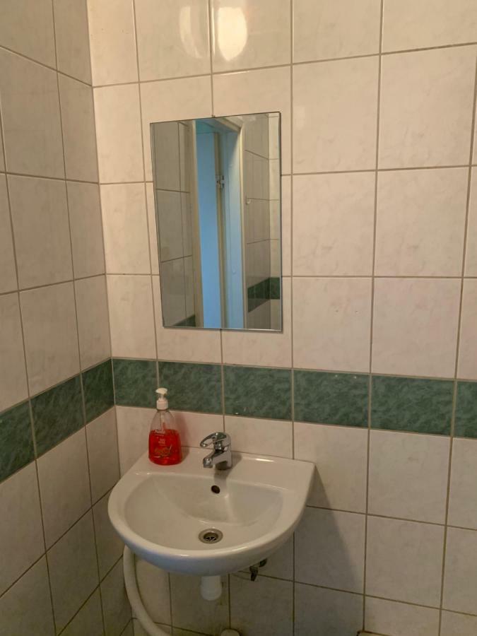 K84, Nice 2- Bedroom Apartment - 2 Big Beds 1 Single Bed Tartu Eksteriør bilde